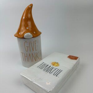 2 Lot - Give Thanks Gnome Vanilla Sandlewood Candle + 32 Thankful. Guest Towels